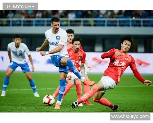 2014年国安与恒大巅峰对决回顾：激情四溢的足球盛宴与历史瞬间