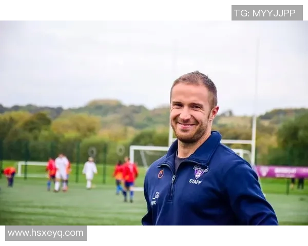 马丁内斯的传奇人生与足球生涯的辉煌成就探秘